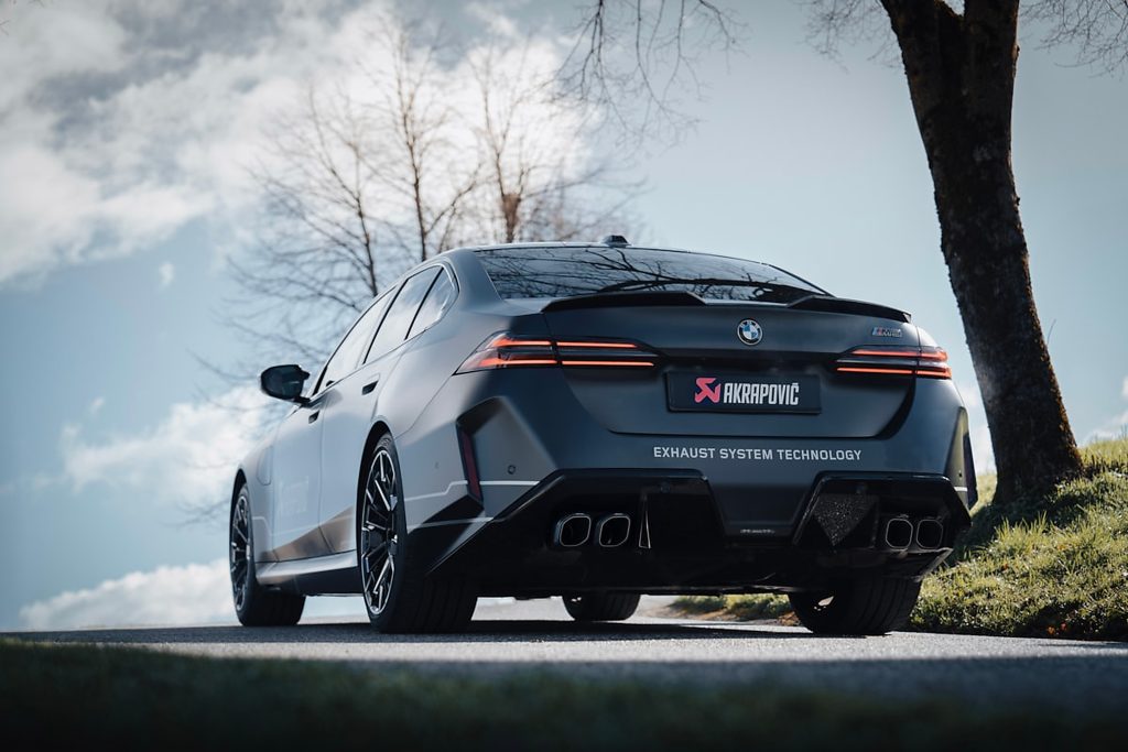 BMW M5 mit Akrapovic Abgasanlage